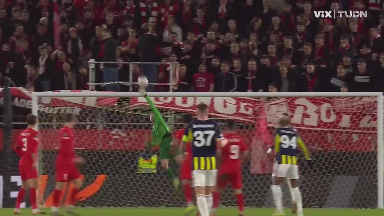 ¡Cerca del segundo! El Fenerbahçe estuvo a punto de hacer otro golazo