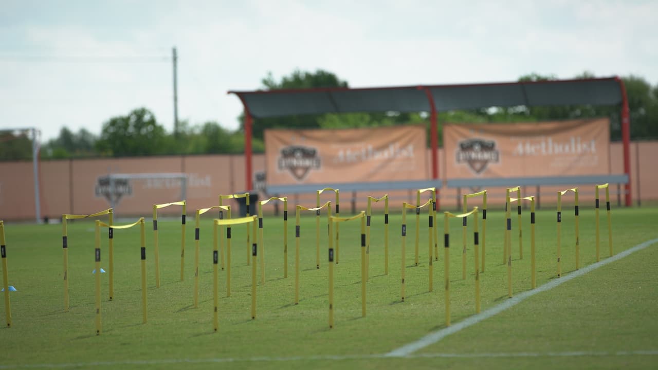 No todo es jugar con la pelota, bajo las órdenes de Wilmer Cabrera, en Houston los trabajos físicos son tan importantes como los futbolísticos.
