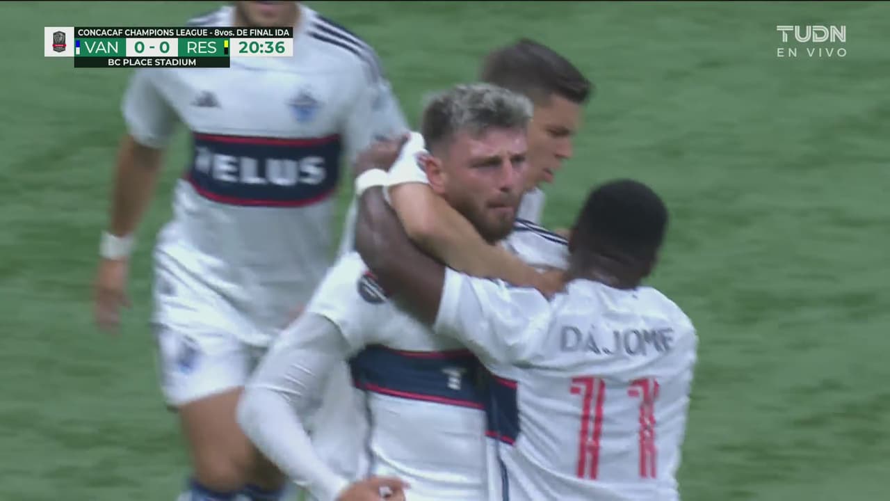 ¡Cabezazo letal! Blackmon remata el córner y pone el 1-0 de Vancouver