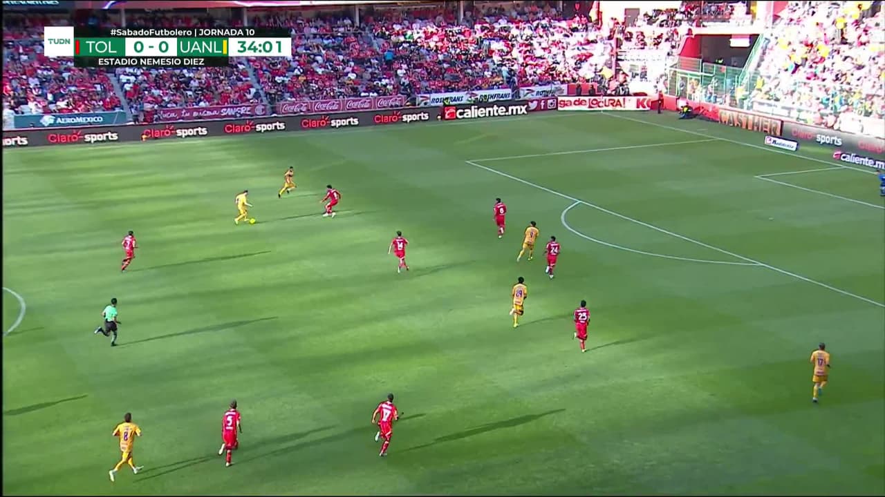 ¡GOOOL! Ozziel Herrera anota para Tigres.