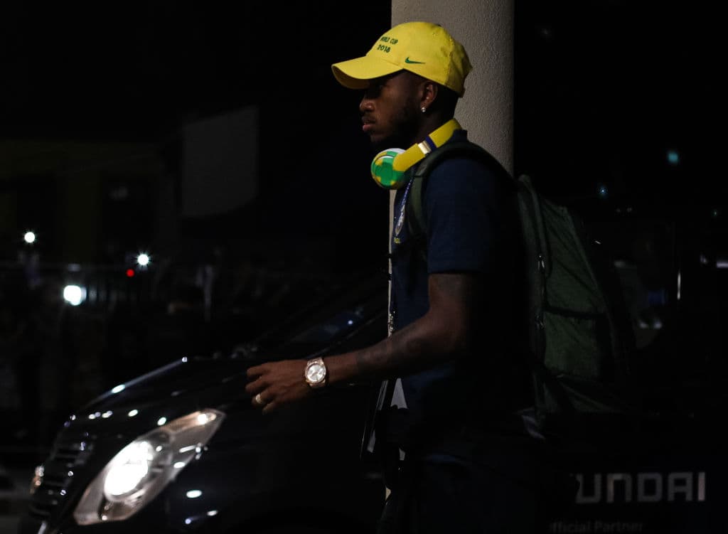 El joven mediocampista del Manchester United, Fred en su arribo.