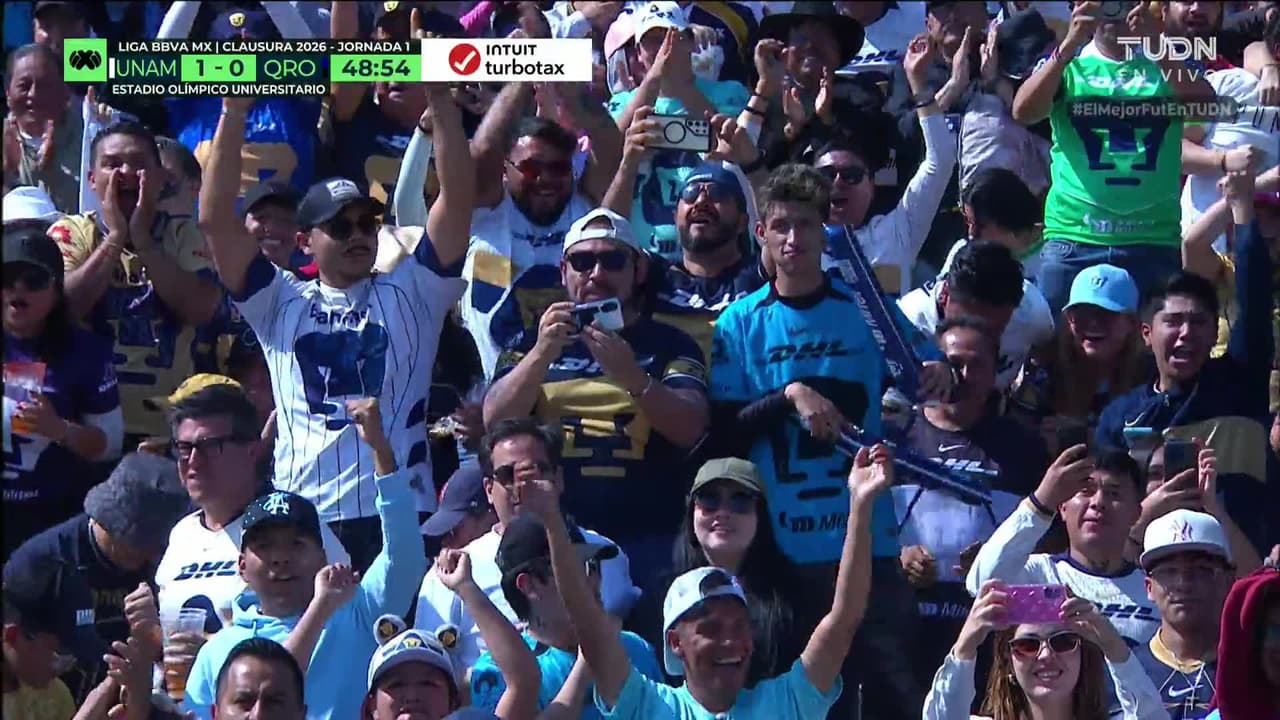 ¡GOL!  anota para Pumas UNAM. Adalberto Carrasquilla