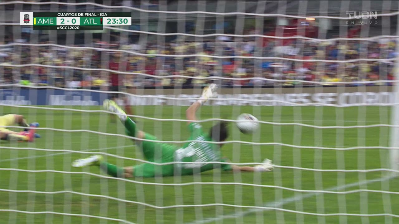 ¡Grande, Jiménez! Oscar evita el descuento del Atlanta United con volada al rincón