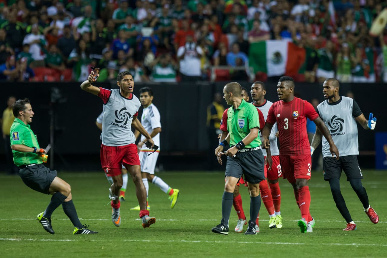 Panamá sufrió una polémica derrota ante México en la Copa Oro 2015.