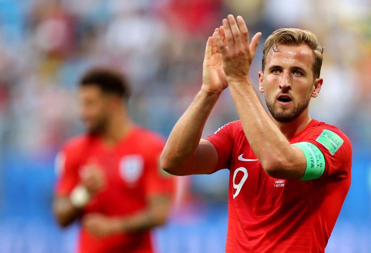 SAMARA, RUSSIA - JULY 07: Harry Kane of England applauds the fans following his sides victory in the 2018 FIFA World Cup Russia Quarter Final match between Sweden and England at Samara Arena on July 7, 2018 in Samara, Russia. (Photo by Alex Morton/Getty Images)