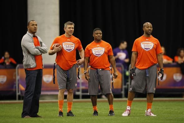 La Conferencia Nacional se impuso a la Conferencia Americana en el Tazón Latino IX y Hristo Stoichkov, para sorpresa de todos, fue reconocido como el MVP del juego, disfruta aquí de las mejores imágenes (Foto: Mario Castillo).