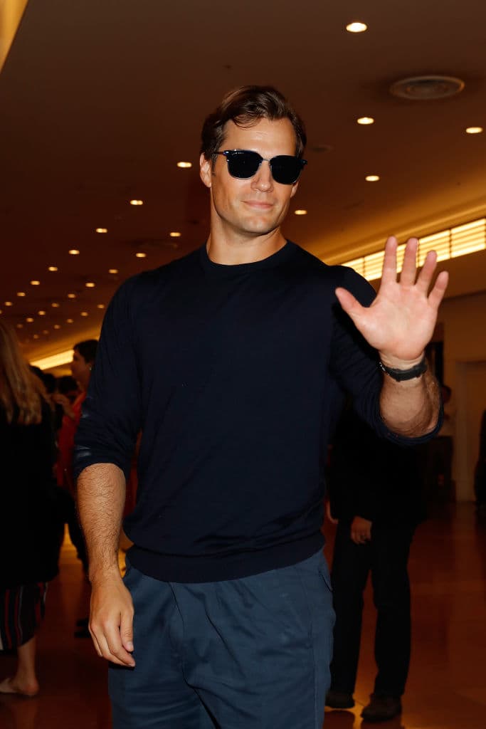 Ya ha sido un espía – Henry tiene la experiencia de haber interpretado a Sherlock Holmes en la película de ‘Enola Holmes’ (2020).
<br>