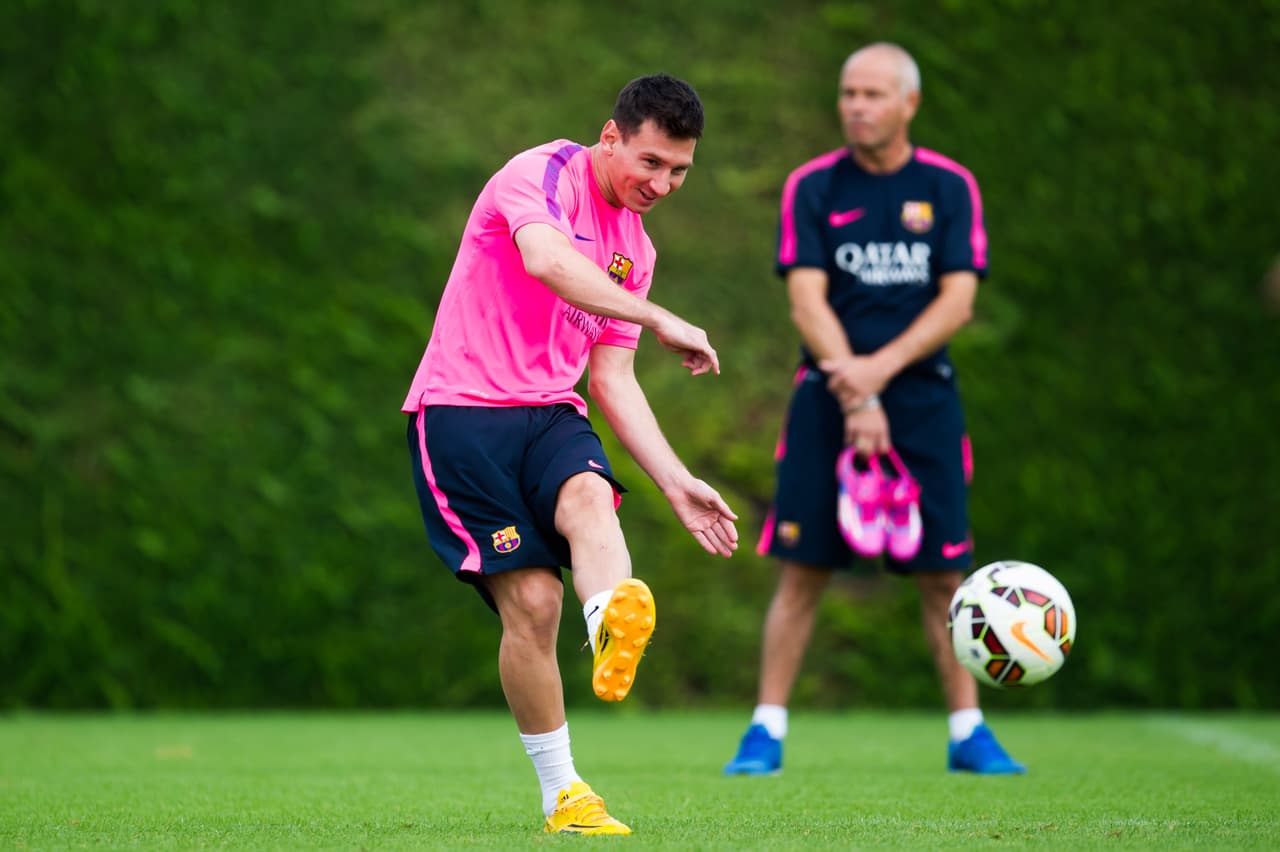 En agosto de 2014, en su regreso al Barcelona luego del Mundial su corte de cabello generó burlas pues muchos lo compararon con el dictador norcoreano Kim Jong Un y con el personaje de cine Forrest Gump.