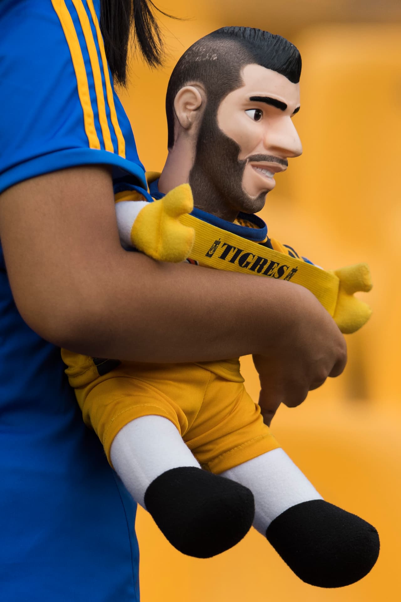 Tigres es el actual campeón del fútbol mexicano y su afición juega un papel fundamental en el éxito del equipo. Siempre leales, siempre creativos para apoyar a los suyos.