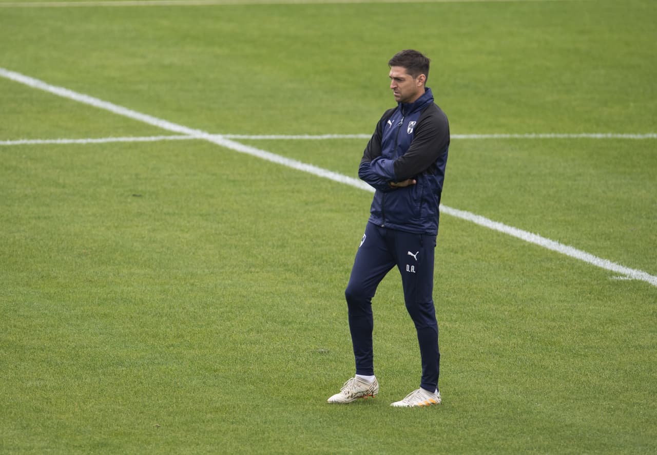 Monterrey recibe a Cruz Azul, que viene con invicto de cuatro juegos, tres de ellos victorias seguidas. Por eso, Rayados entrena con la idea de un triunfo con sabor a revancha por las derrotas sufridas contra "La Máquina" en Copa y Liga en 2018.