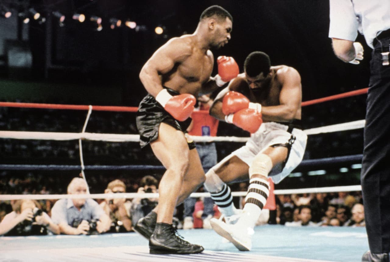 Michael Spinks le duró 91 segundos a Mike Tyson en el Trump Plaza de Atlantic City, en 1988.