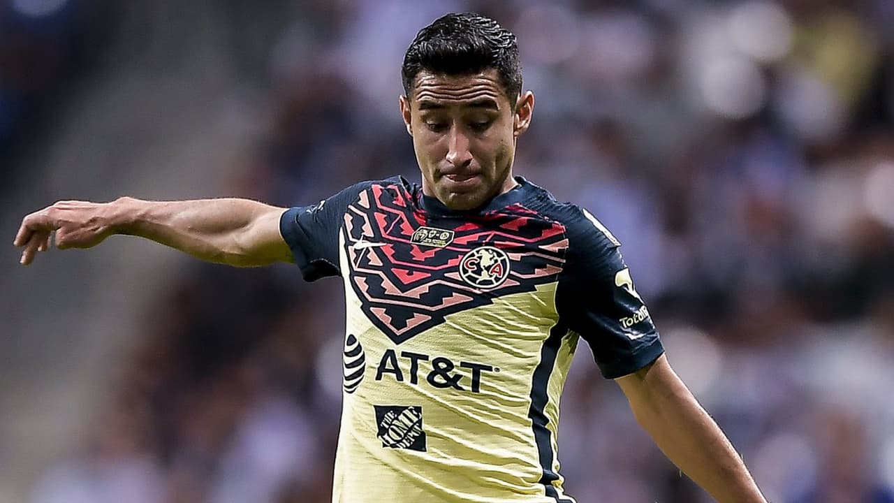 Luis Fuentes y América se sacuden presión por plantilla incompleta