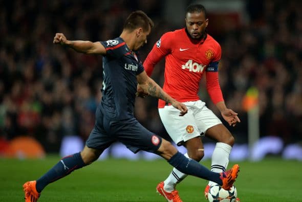 Jugadores como Patrice Evra, Rio Ferdinand y Nemanjá Vidic salieron este verano del conjunto inglés; Daley Blind, Marcos Rojo y Luke Shaw llegaron a reforzar una zaga que perdió referentes y líderes.