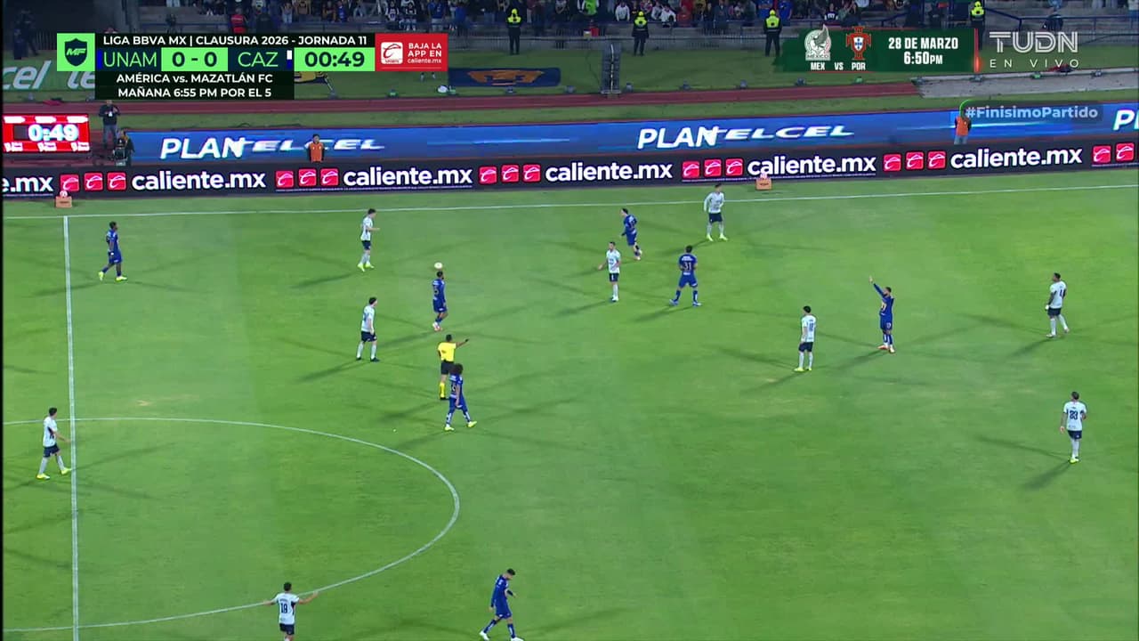 Arranca el partido y la pelota está en juego.