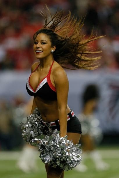 Sexys y bellos atributos de las cheerleaders de la NFL que no son nada invisibles a las miradas masculinas.