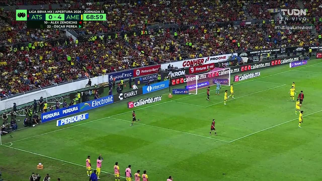 ¡TIRO ATAJADO! disparo por Édgar Zaldívar.