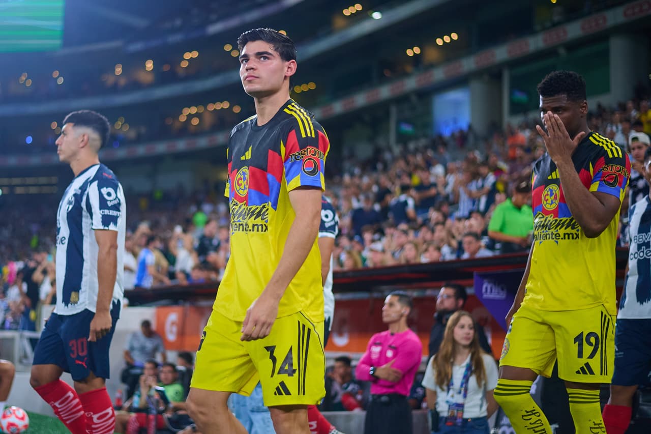 Dagoberto Espinoza - La joven joya del América sufrió una rotura de ligamento cruzado anterior en la rodilla izquierda durante un partido contra los Rayados de Monterrey a finales de septiembre.