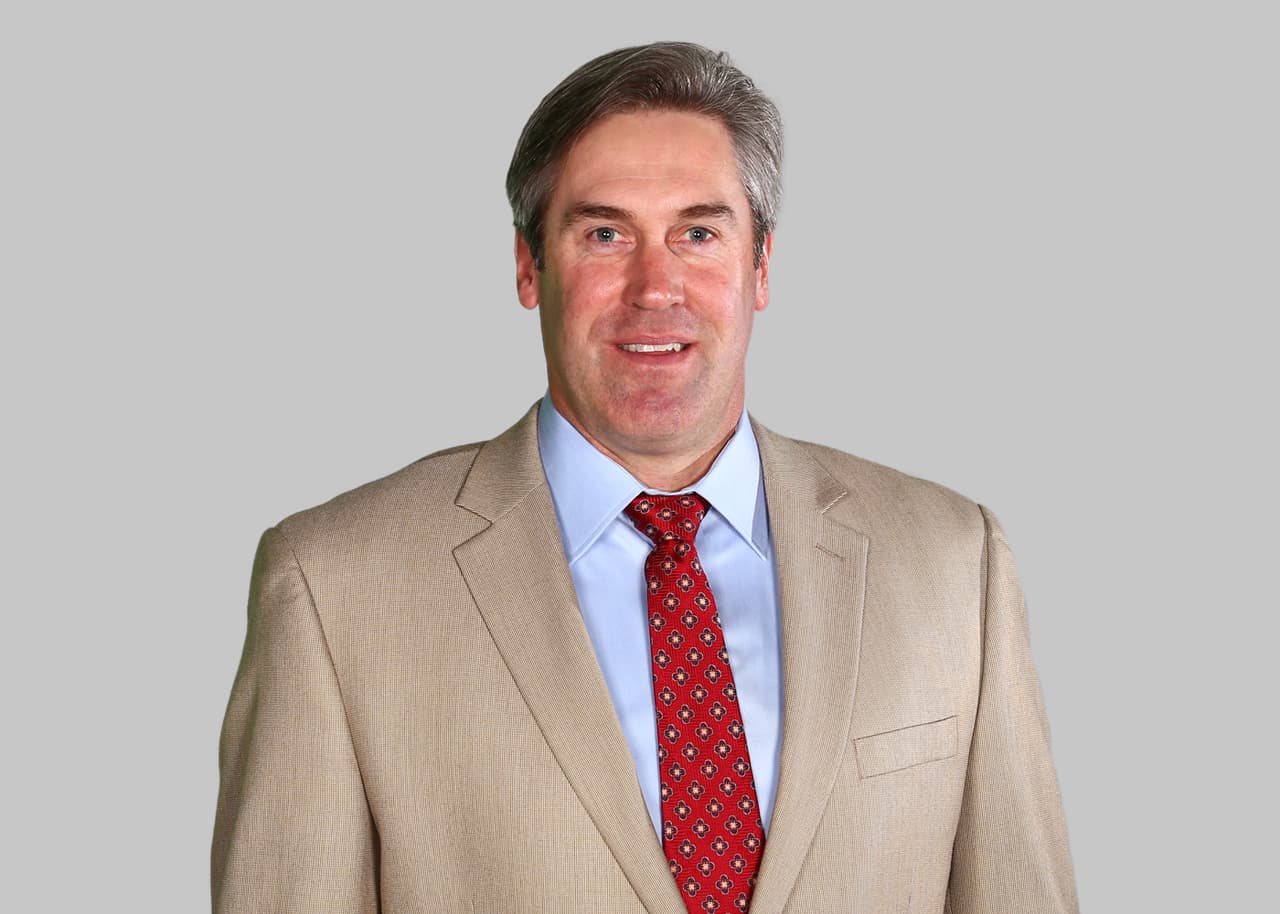 De manera oficial, los Eagles confirmaron a Doug Pederson como su nuevo entrenador en jefe