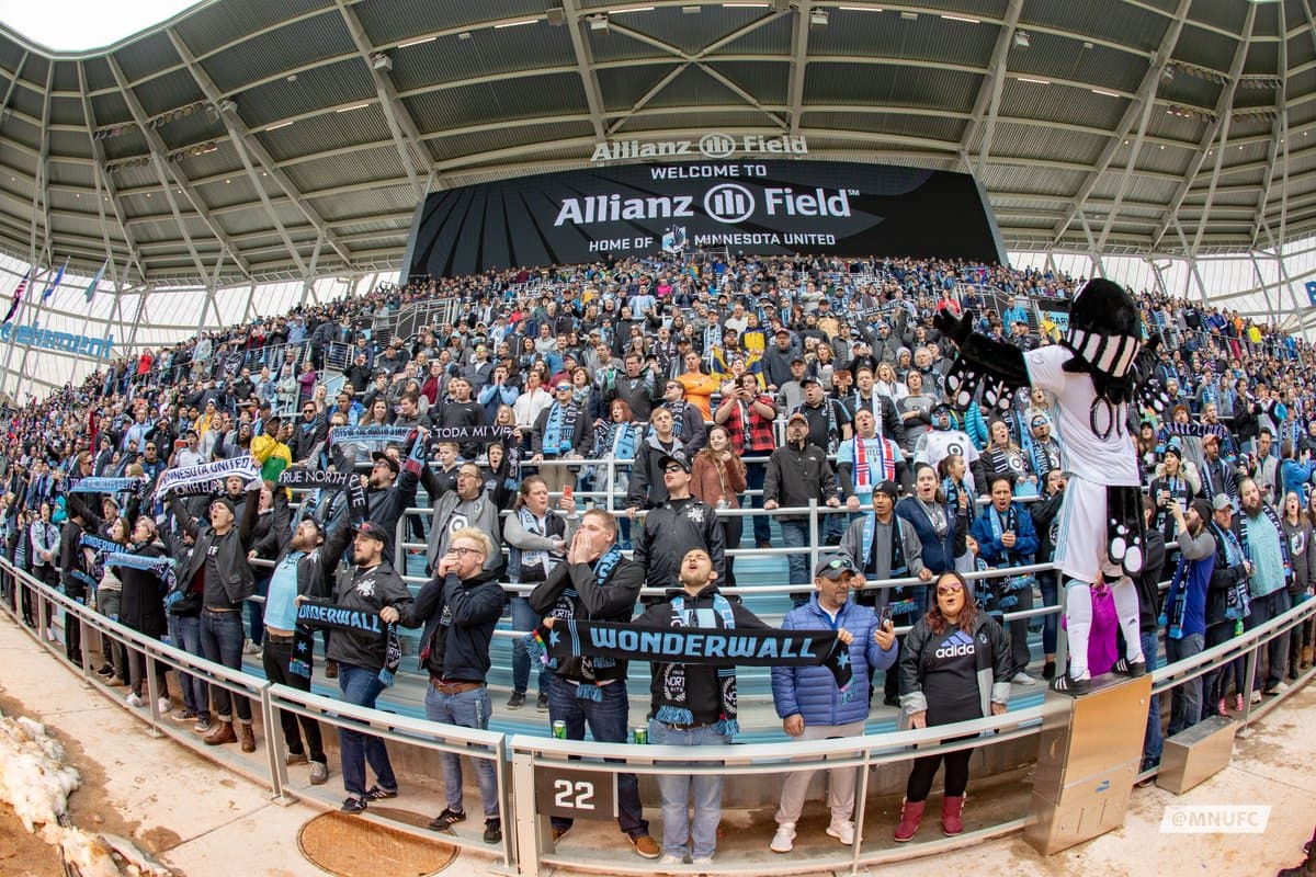Cinco mil aficionados de Minnesota United conocieron el Allianz Field, que se inaugurará en abril.