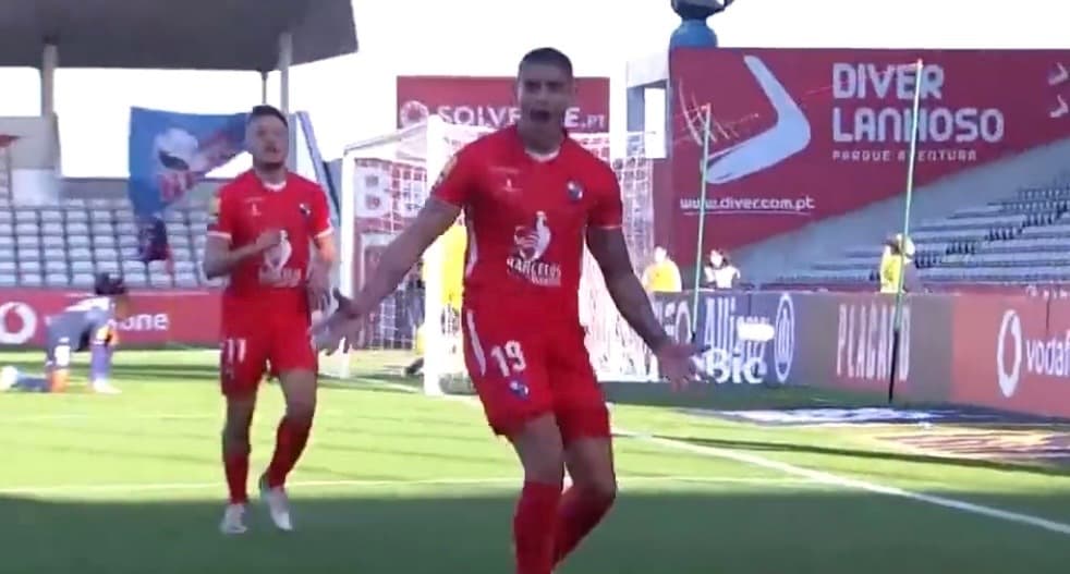 Juan Calero se estrena como titular con golazo en Gil Vicente