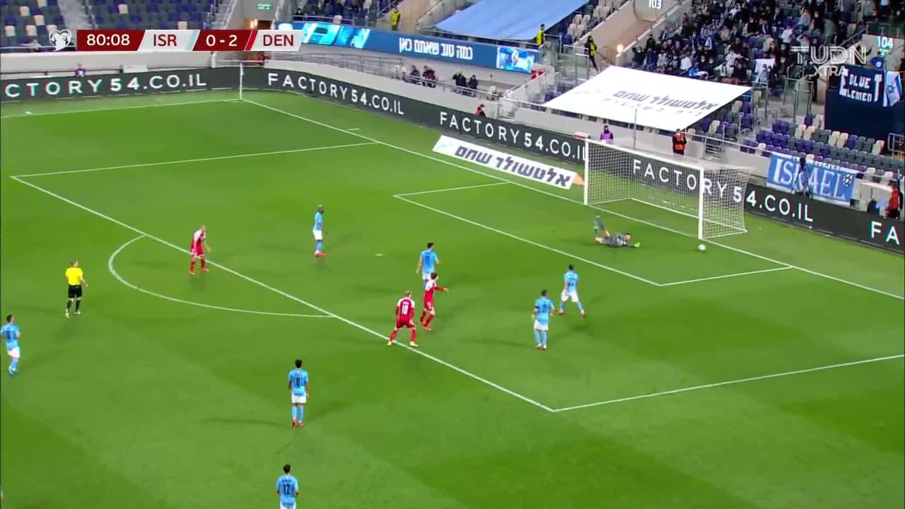 ¡TIRO ATAJADO! disparo por Andreas Skov Olsen.