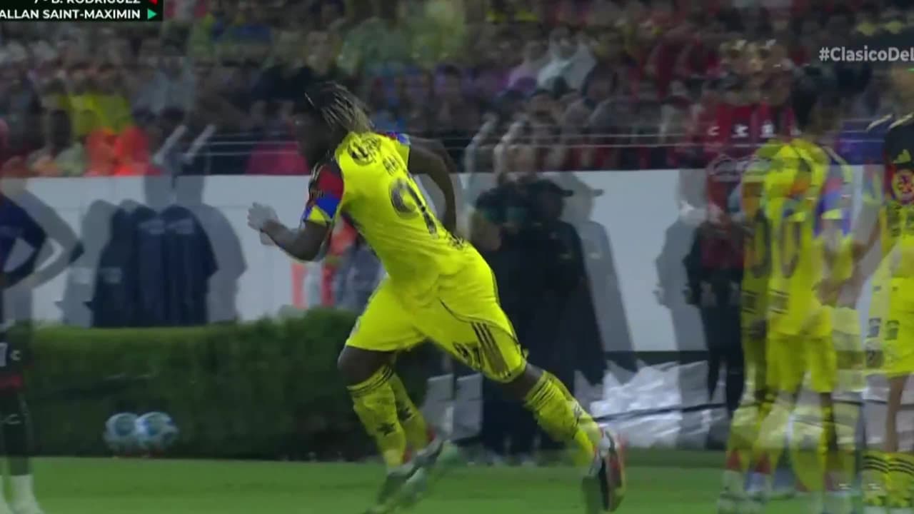 ¡Allan Saint-Maximin listo para entrar al campo de juego!