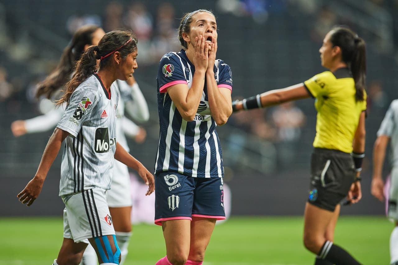 Monterrey 1-0 Atlas. Diana Laura Evangelista le da el triunfo a las Rayadas para seguir en la lucha por el campeonato.