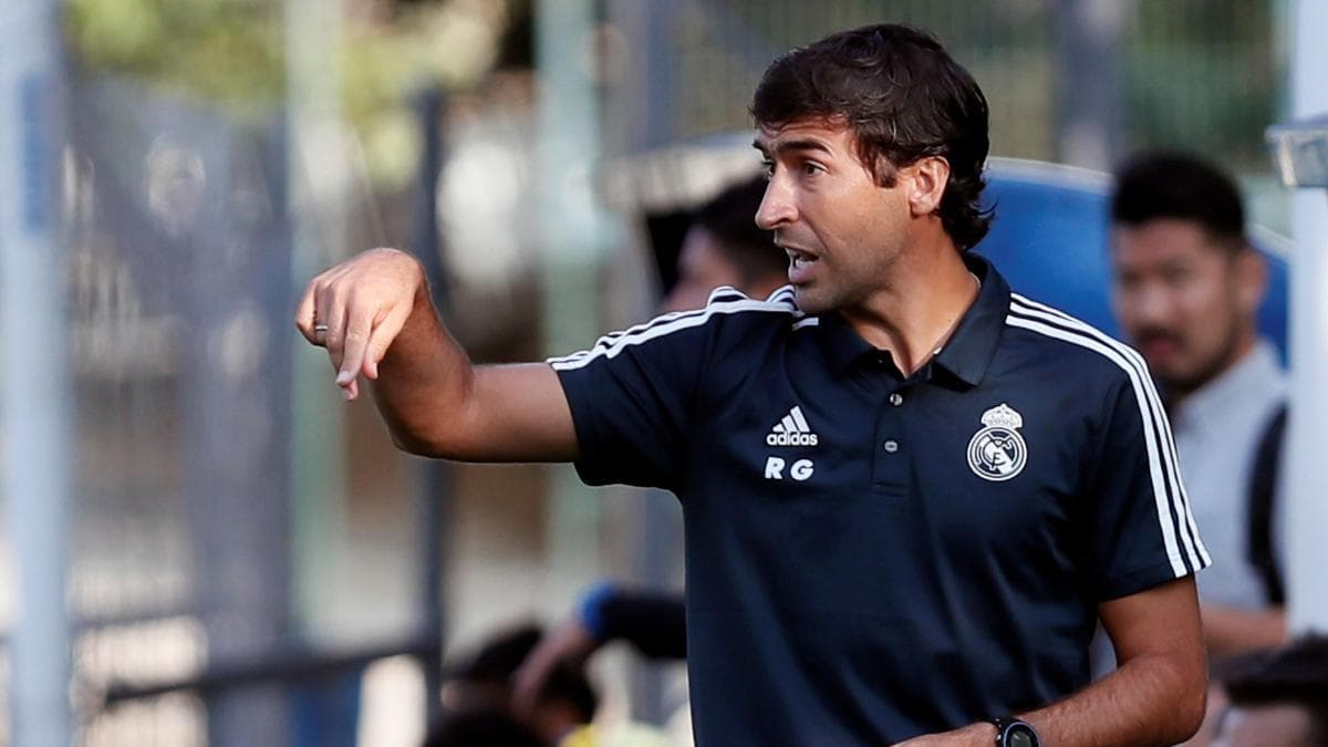 Raúl suena para dirigir al Schalke 04