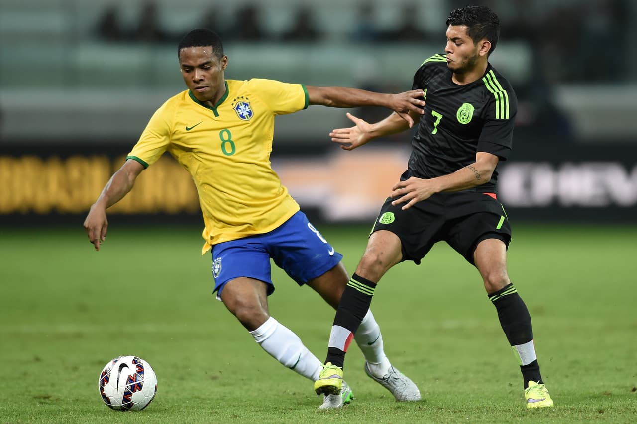 Elías: Estaba cumpliendo con una función gris, no dando un mal partido pero sí manteniéndose más en labores defensivas, hasta que se unió a los atacantes y generó la acción para el segundo tanto de la 'Verdeamarelha'. Calificación: 7.