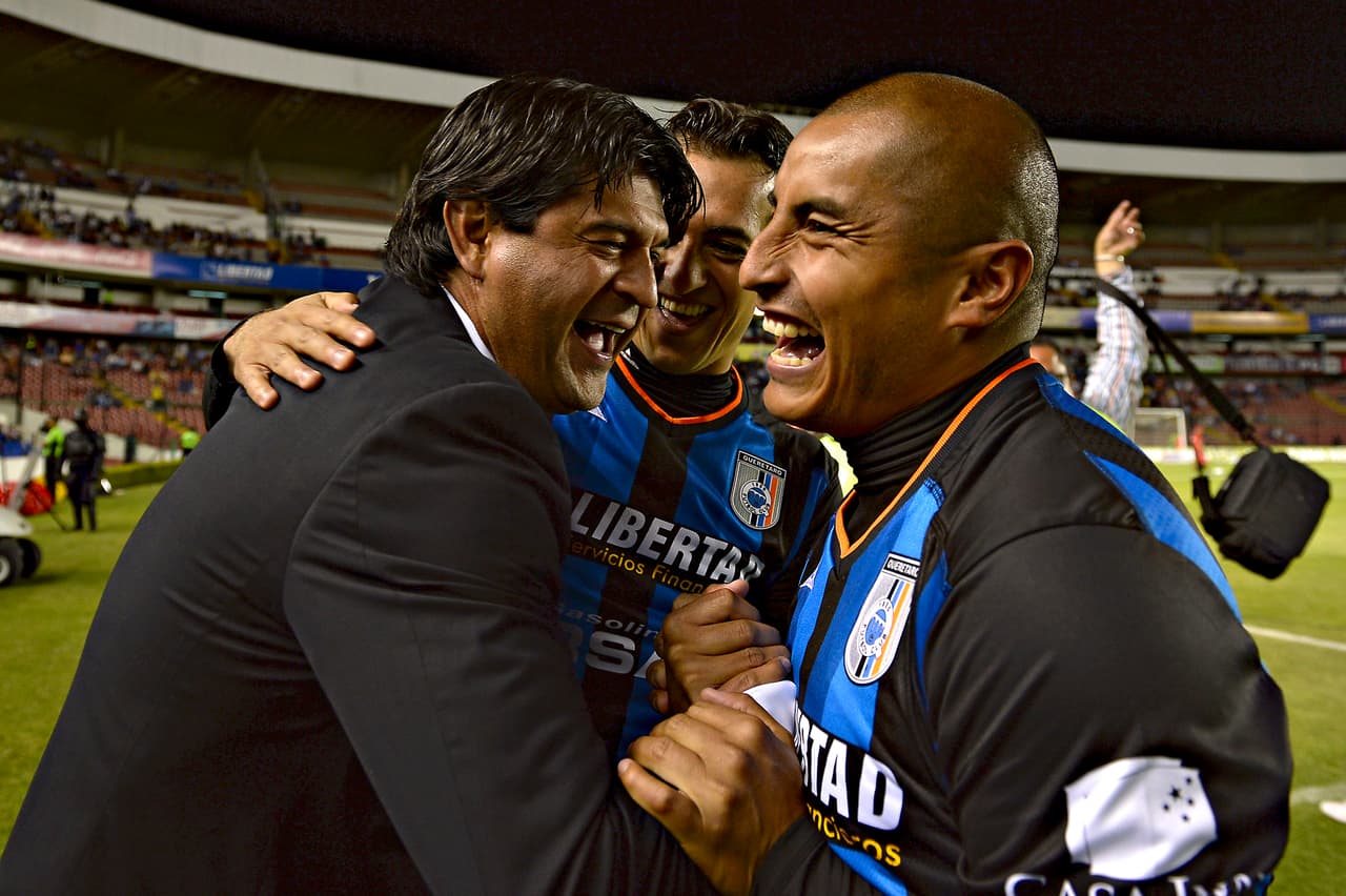 Fue en el 2006 cuando asumió como entrenador de los Franjeados, pero solo dirigió muy poco. Decidió prepararse y cinco años después regresó a México con el Querétaro.
