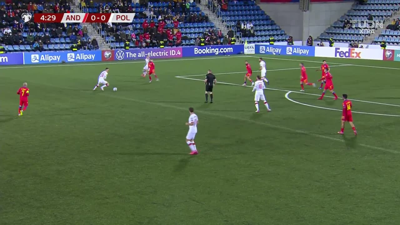 ¡Lewandowski! Polonia se adelanta con gol de su figura