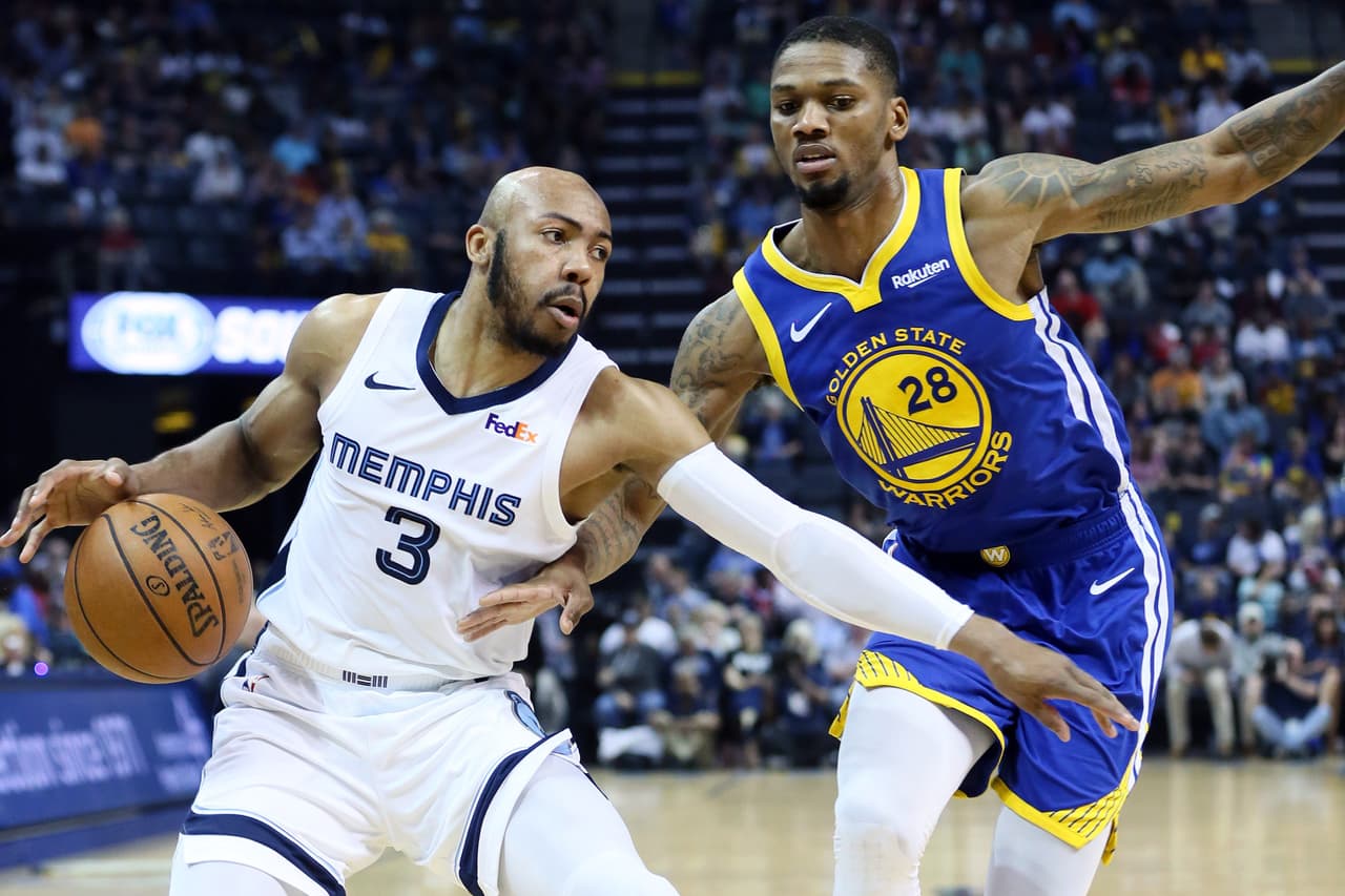 Warriors 117-132 Grizzlies: parece ser que la ausencia de Stephen Curry le pesó a Golden State que no pudo cerrar su participación en la temporada regular con un triunfo cayendo en el FedExForum con Memphis. Jevon Carter fue el mejor de los locales con 32 puntos.