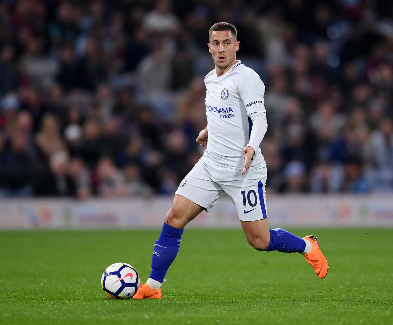 Eden Hazard llegaría a Real Madrid en un canje que haría el club español con Chelsea, que se quedaría con el galés Gareth Bale en un intercambio entre ambos equipos.