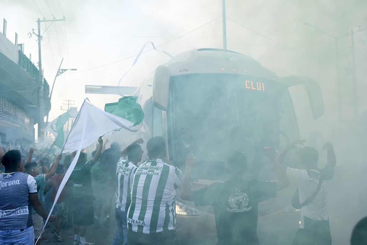 Los fanáticos del León hicieron del inicio del Clausura 2019 un carnaval antes del juego contra Tigres.