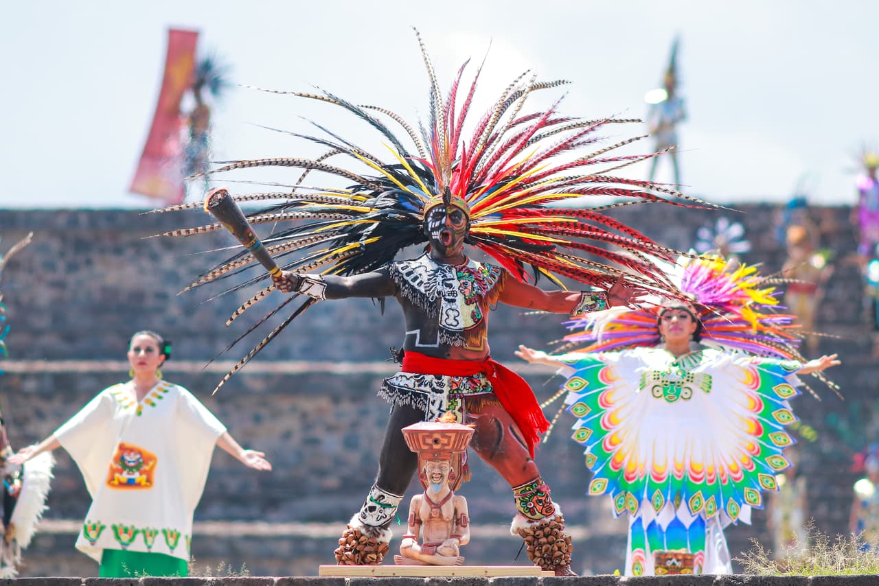 La llama que arderá en el pebetero de los Juegos Panamericanos de Lima 2019 fue creada en la ceremonia del fuego nuevo, ritual celebrado a la manera de la civilización Mexicas en las pirámides de Teotihuacán.