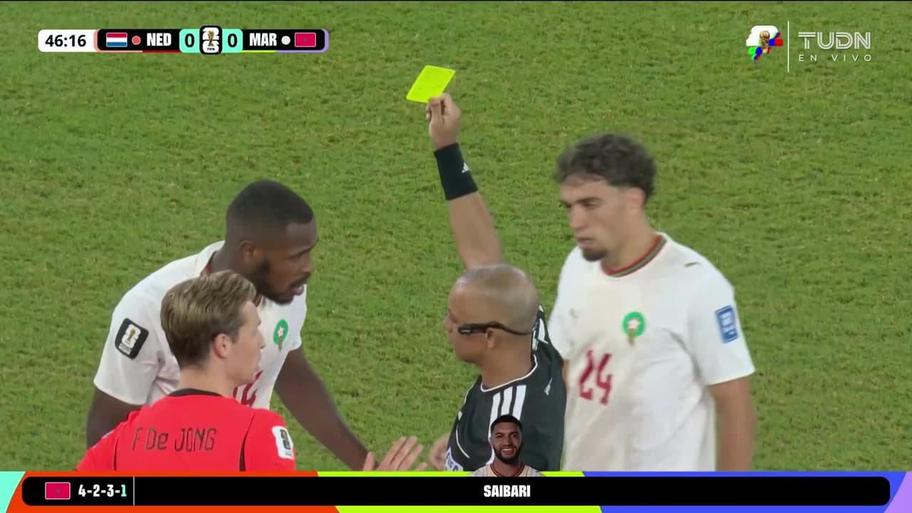 ¡Por fin la primer tarjeta del Países Bajos vs. Marruecos! Issa Diop es pintado de amarillo