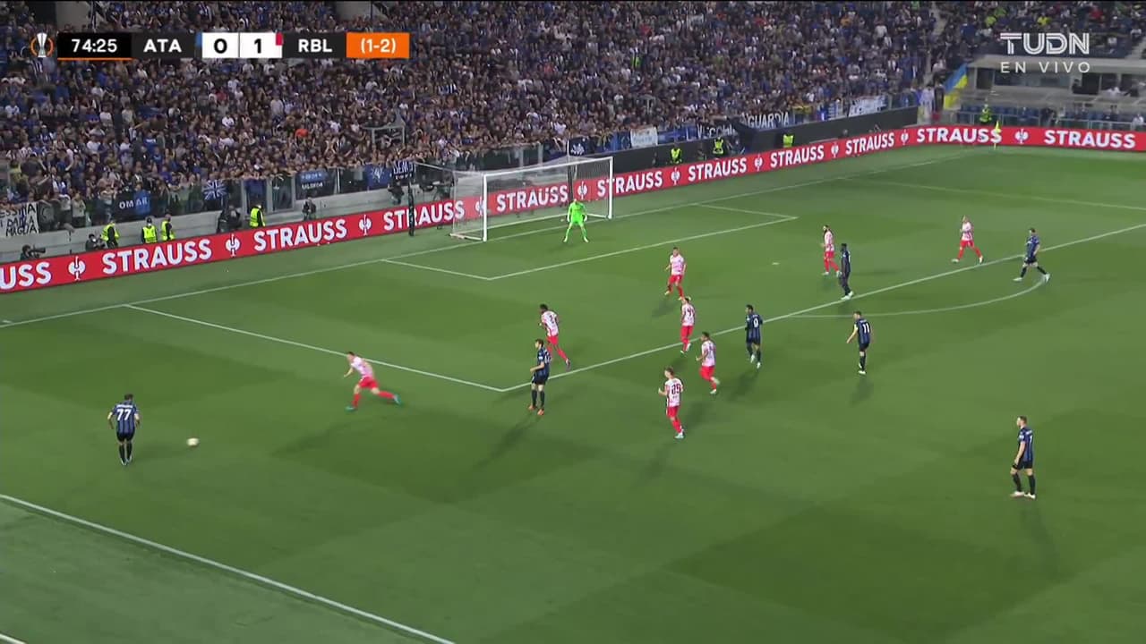 ¡TIRO ATAJADO! disparo por Duván Zapata.