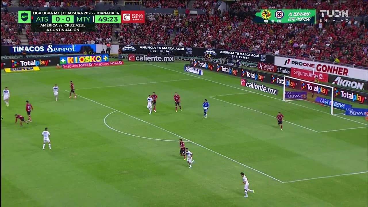 ¡TIRO ATAJADO! disparo por Fidel Ambríz.