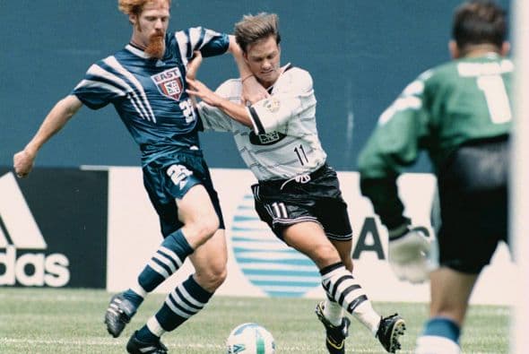 En la primera edición del juego de las estrellas de la MLS en 1996 el conjunto de estrellas del Este doblegó de forma cerrada 3-2 al Oeste.