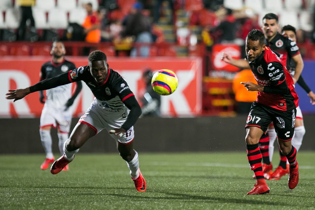 Durante los primeros 15 minutos fue Xolos quien se adueñó del balón, pero en los tres cuartos de cancha rival no representó mayor peligro.