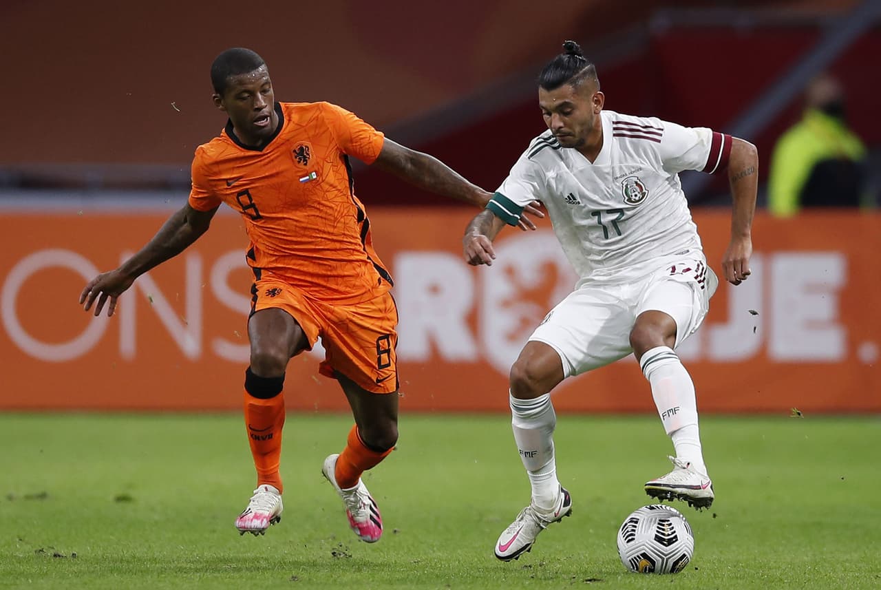 ¡Penal! Falta sobre Raúl Jiménez y él mismo cobrara el penalti