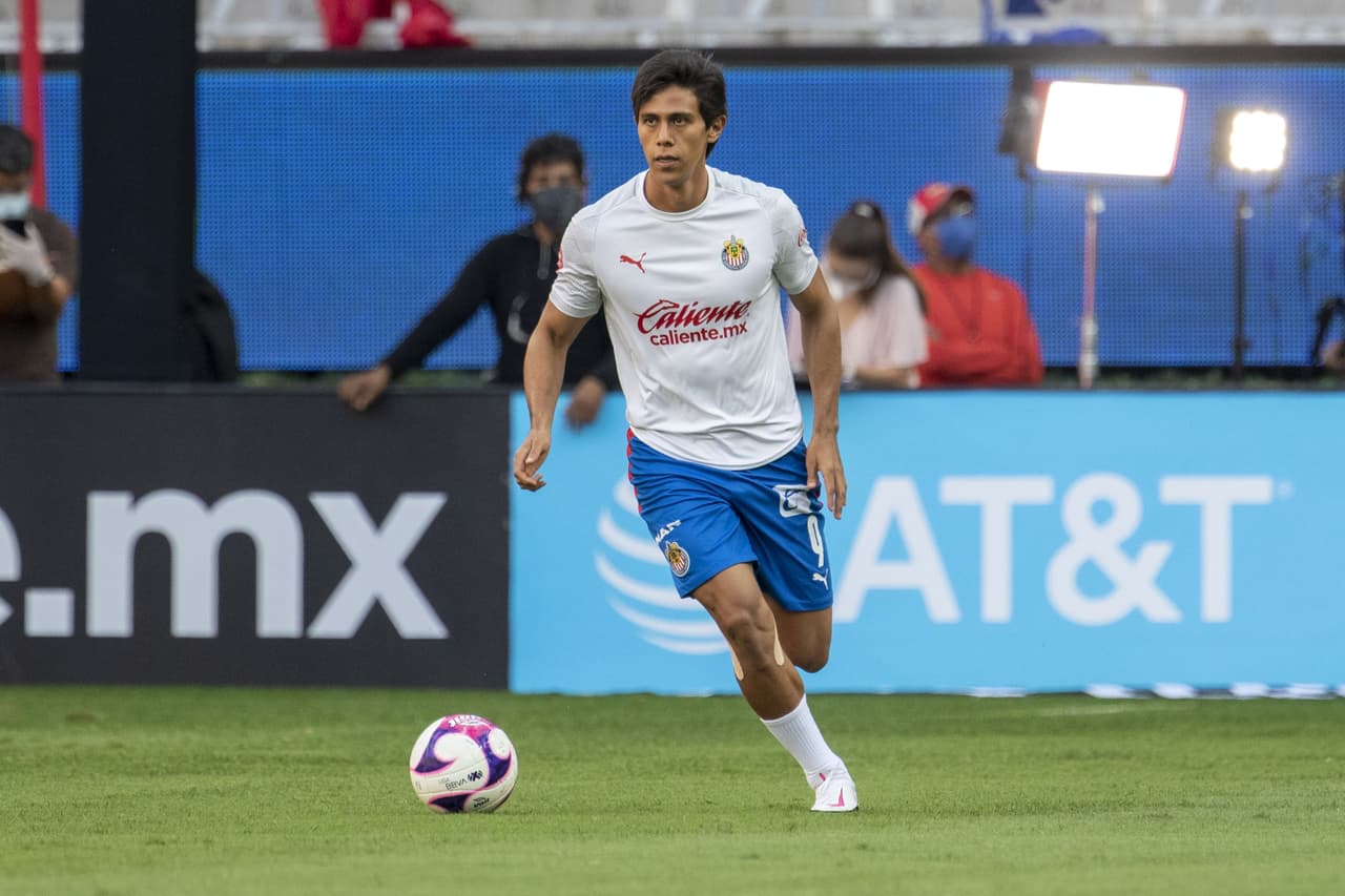 Chivas contará con Macías en la jornada 3