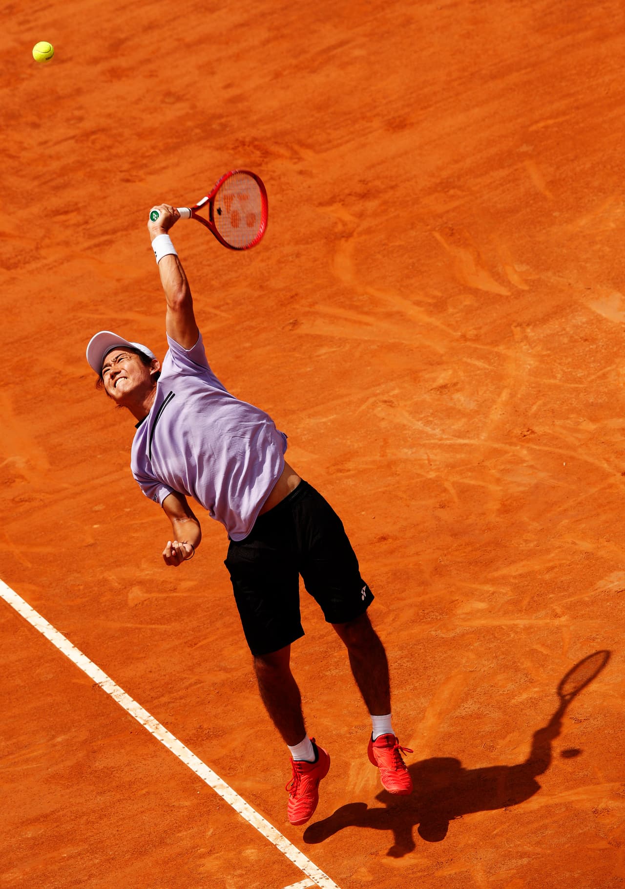 El japonés Yoshihito Nishioka (foto) no pudo contra el argentino Diego Schwartzman, que lo arrolló por 6-1 y 6-4 en su estreno y jugará la segunda ronda con el español Albert Ramos, número 88 del ránking ATP.