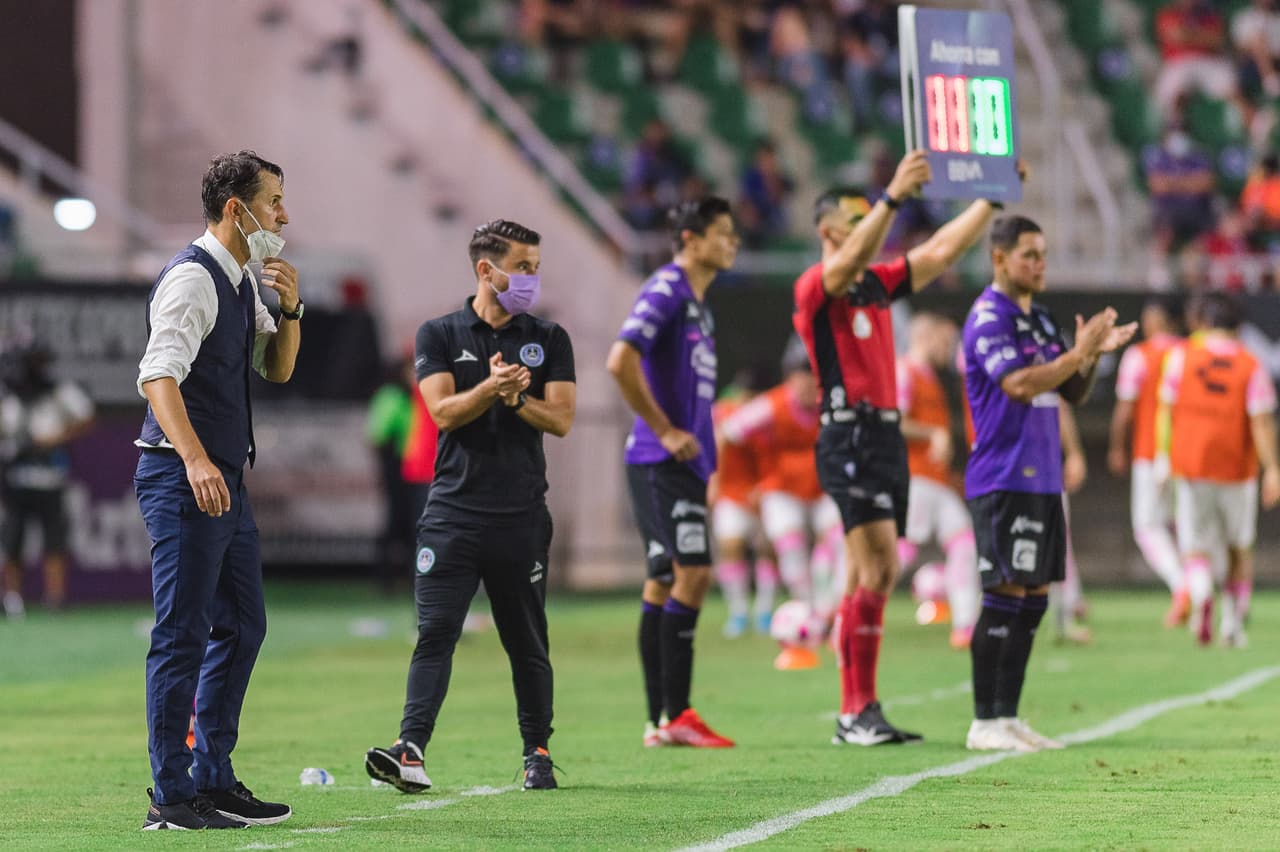 Los cambios en ambas escuadras llegaron para el segundo tiempo; Mazatlán apostó por conservar el marcador y Atlas por empatarlo.