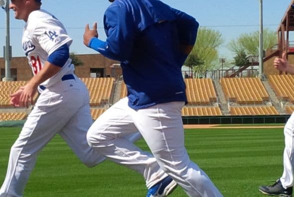 "Detrás" de los entrenamientos de primavera de la MLB, los atléticos jugadores de las grandes ligas muestran todo su talento... y mucho más que eso. Aparte de ejercitarse y compartir con sus seguidores, los beisbolistas lucieron sus atributos de espalda especialmente para las fans.