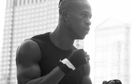 Se sometió a una cirugía cerebral tras la pelea por el peso súper welter. Perdió la pelea por nocaut.