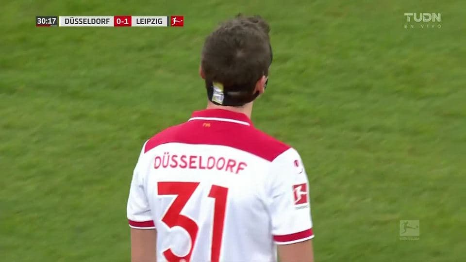 Tiro desviado de Marcel Sobottka