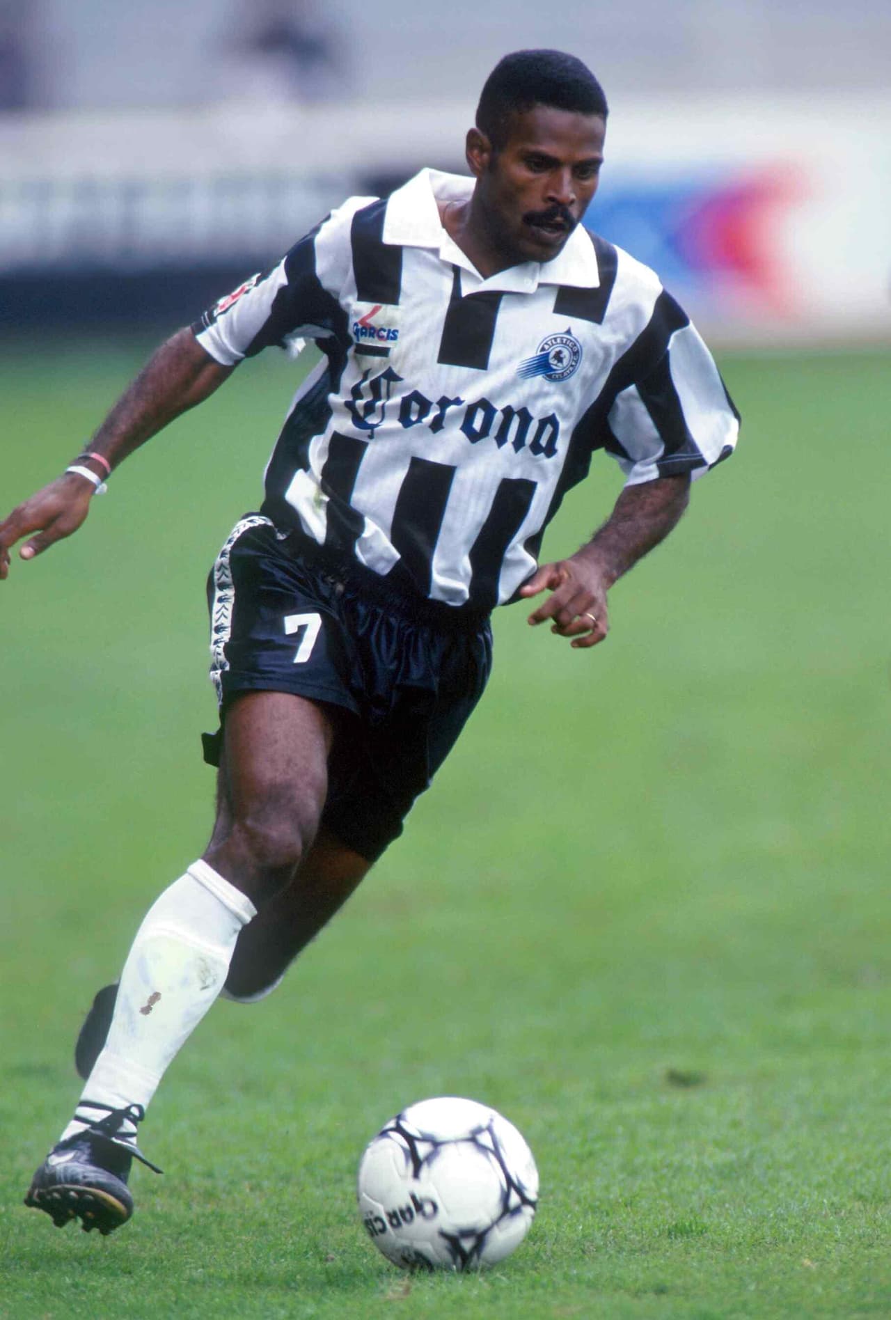 El goleador cajetero era un brasileño llamado Amarildo Soares; a veces, su críticos le decían 'Fallarildo'.