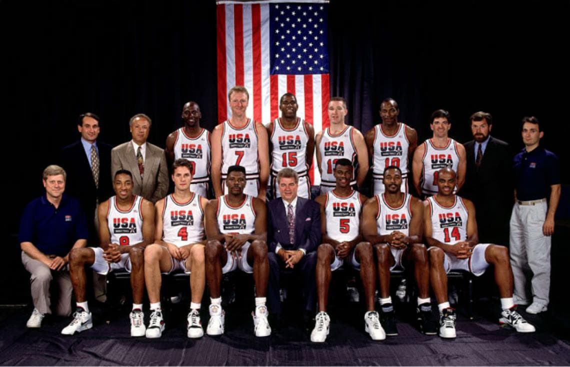 Formó parte de la selección de basquetbol de Estados Unidos, permitiendo por primera vez jugadores de la NBA, mejor conocido como el ‘Dream Team’.