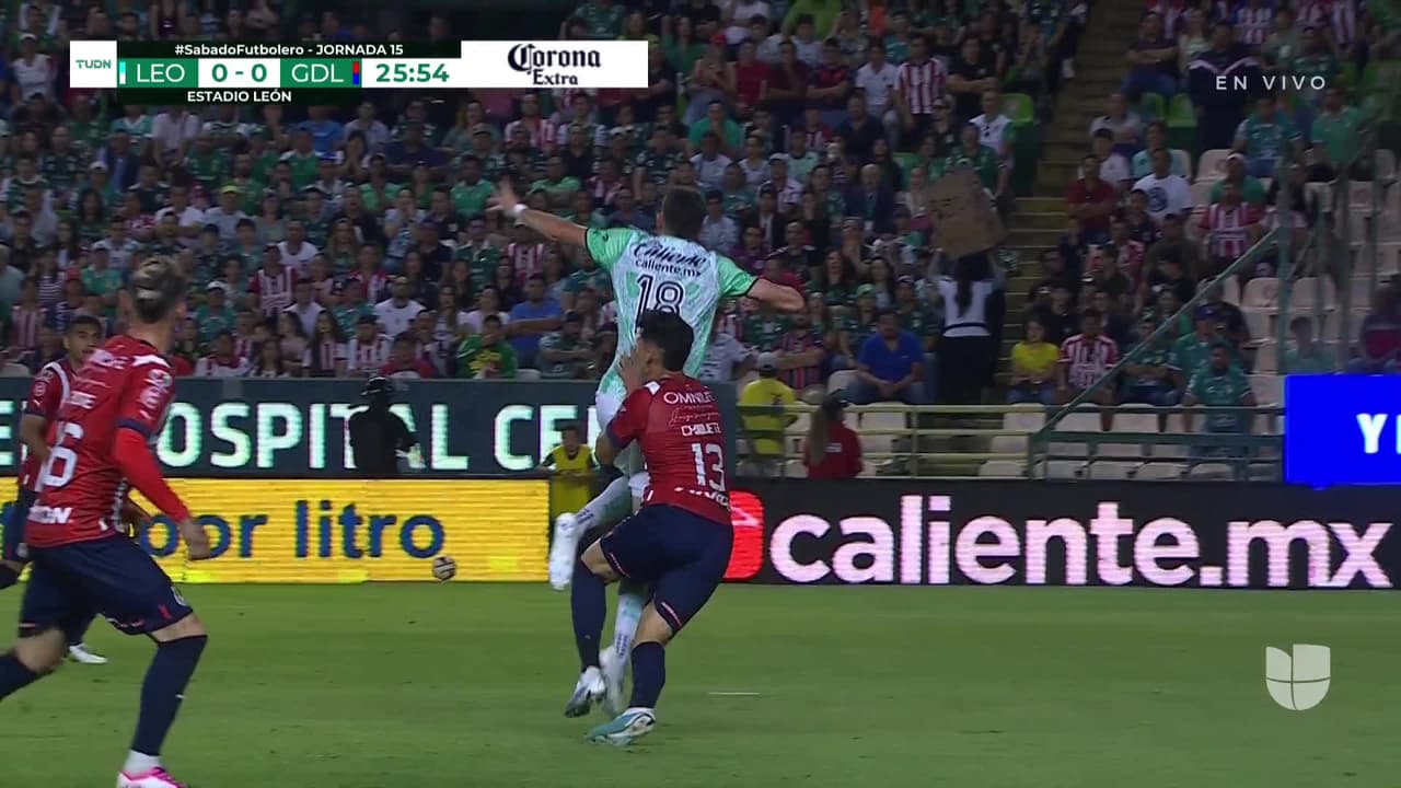 ¡TIRO ATAJADO! disparo por Alexis Vega.